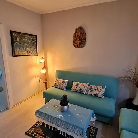 Reina, Apartament *