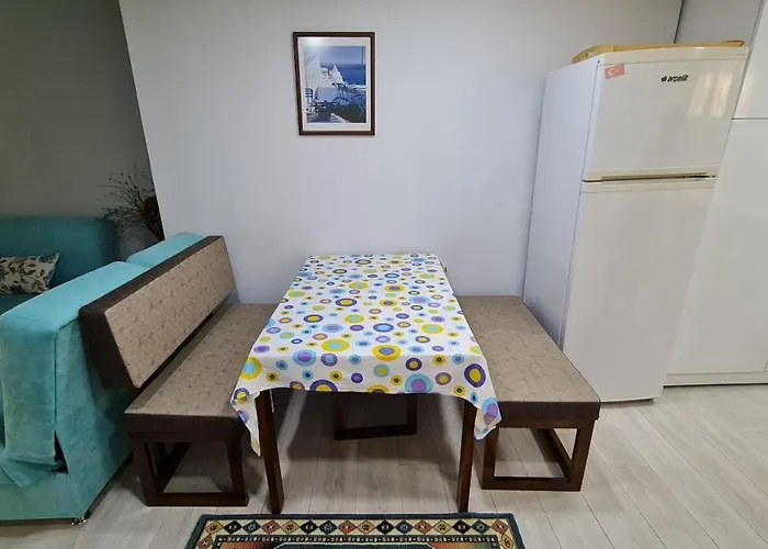 Reina, Kusadası