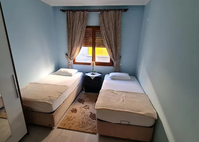 Reina, Kusadası