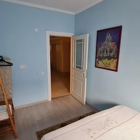 Apartamento Reina, *